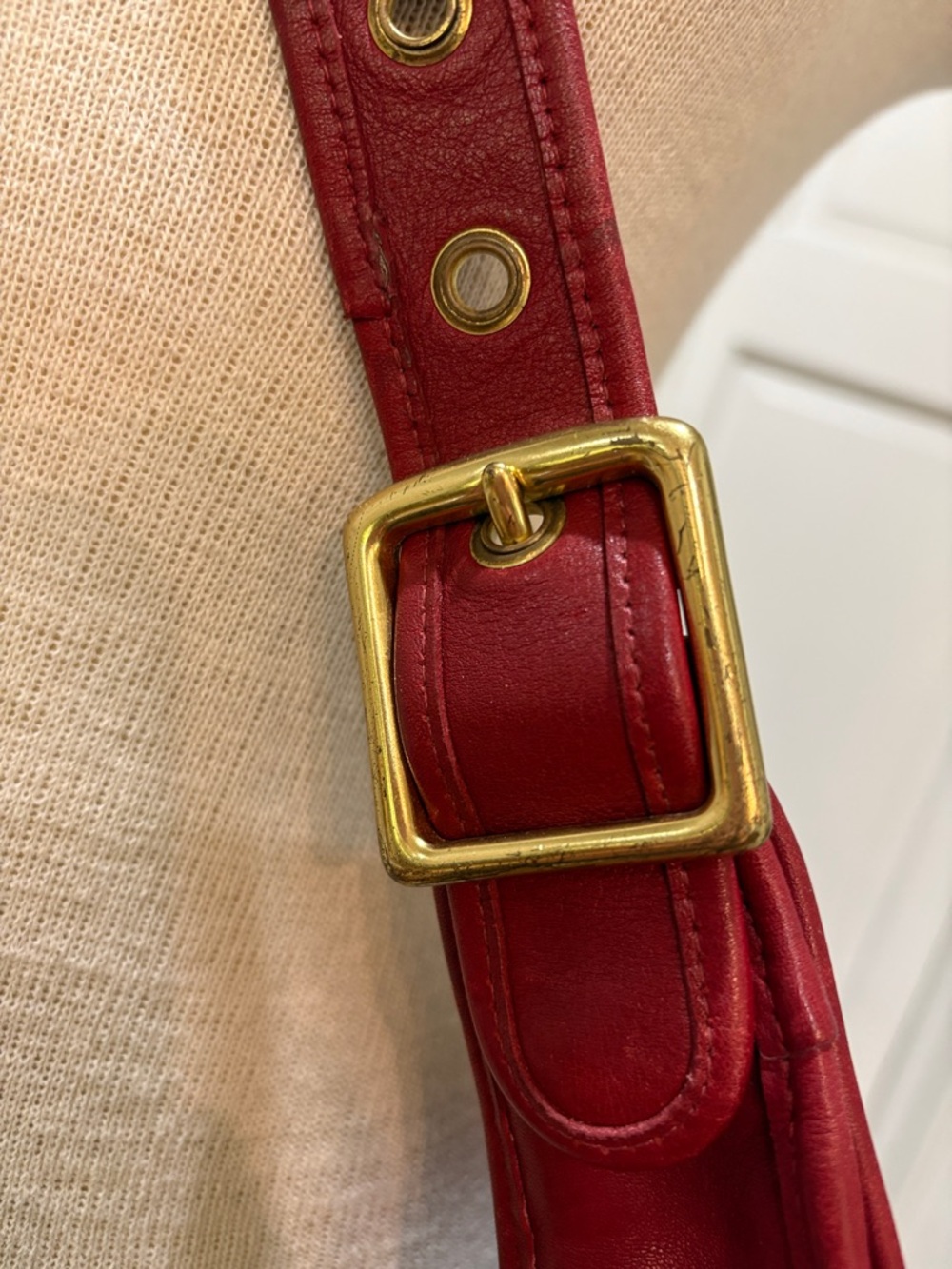 Coach Legacy Crescent bag model 9718 deep red vintage - Picture 3 of 16